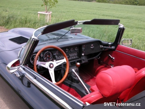 Jaguar E-type V12 roadster_10